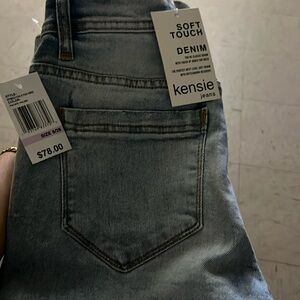 The Violet High Rise Skinny Kensie jeans brand new
